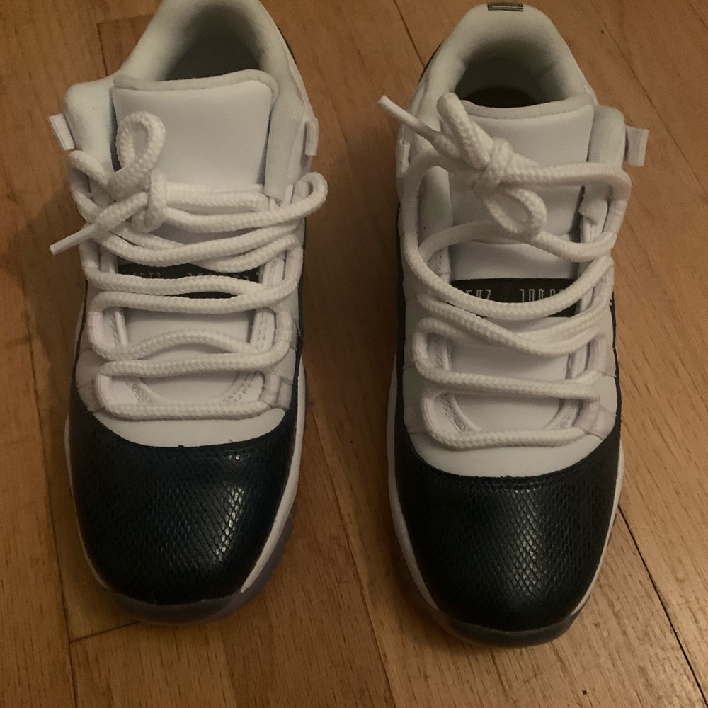 Jordan 11 Lows
